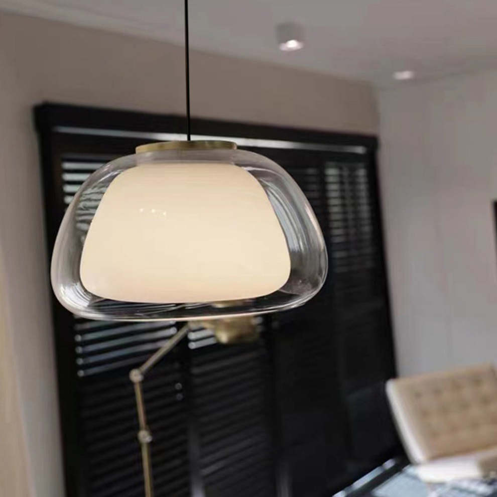 Nowoczesna lampa wisząca ze szkła mlecznego