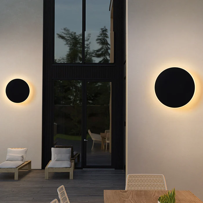 Minimalistyczna okrągła lampa LED na ścianę z metalu do użytku zewnętrznego