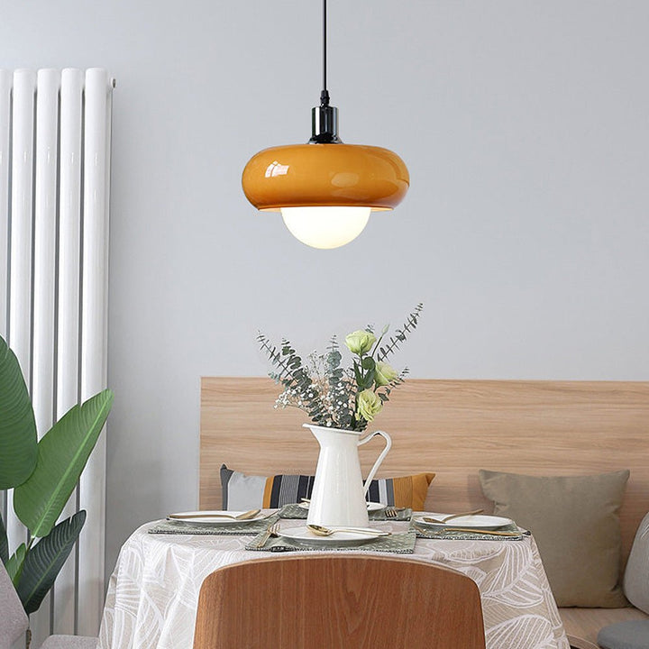 Lampa wisząca Bauhaus z szklanym kloszem w kolorze kawy