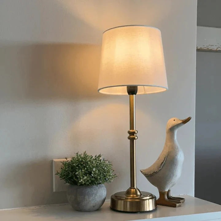 Lampka stołowa LED Retro z materiału, bezprzewodowa