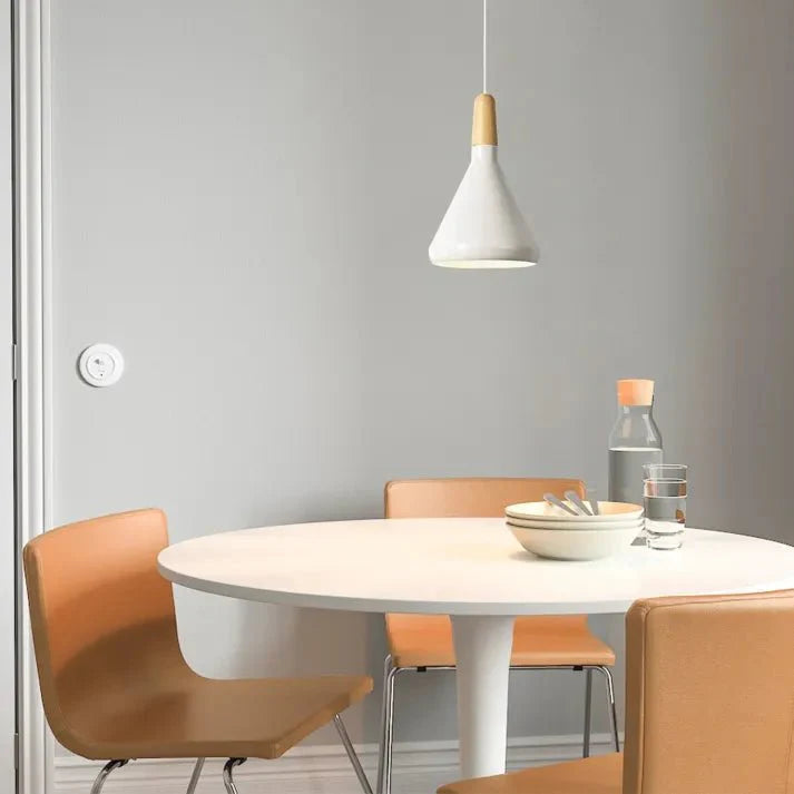Metalowa lampa wisząca w kształcie stożka Francuskiego Makaronu