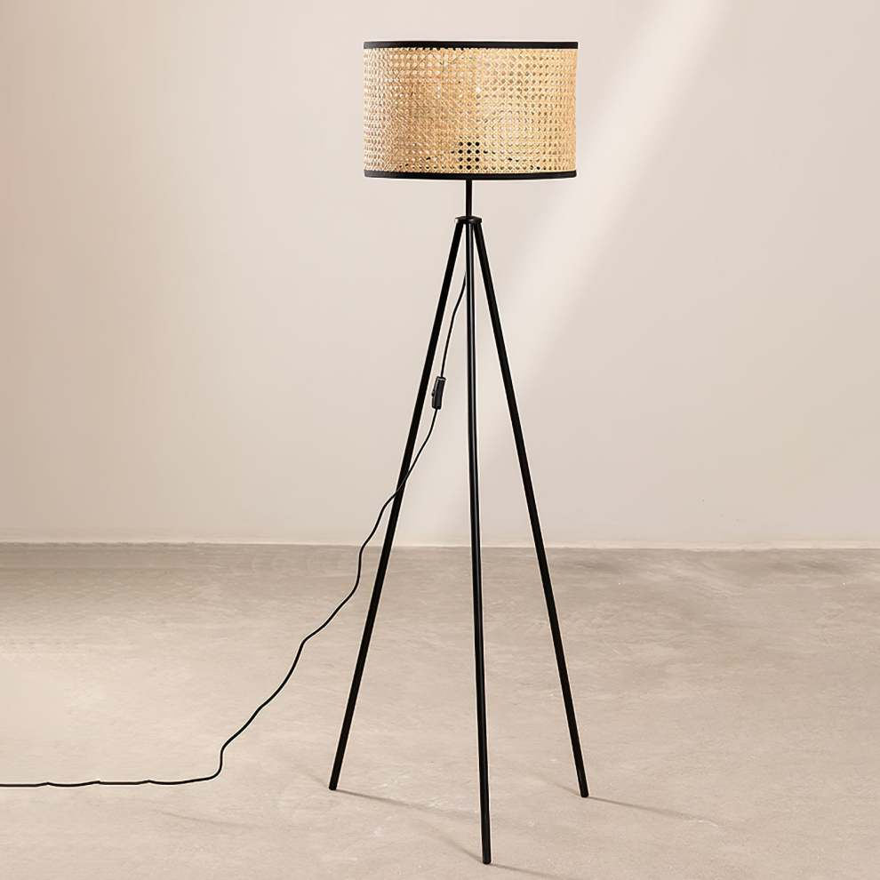 Lampa podłogowa z trzema nogami z rattanu