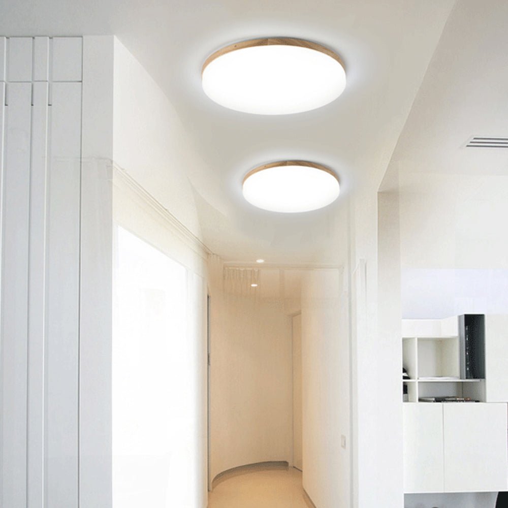 Kilka okrągłych lamp sufitowych LED z akrylu