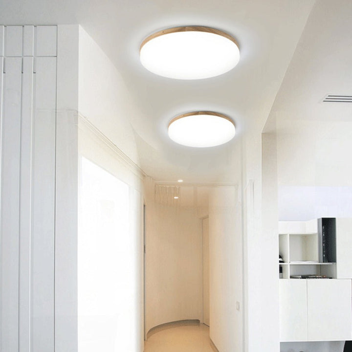 Kilka okrągłych lamp sufitowych LED z akrylu