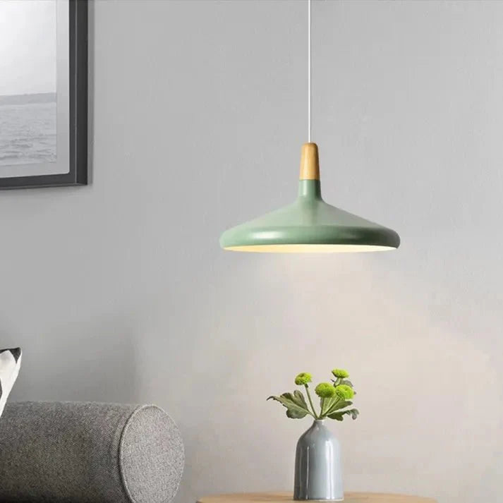 Metalowa lampa wisząca w kształcie stożka Francuskiego Makaronu