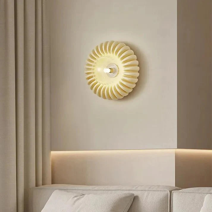 Nowoczesna Kreatywna Lampa Ścienna do Sypialni z Żywicy