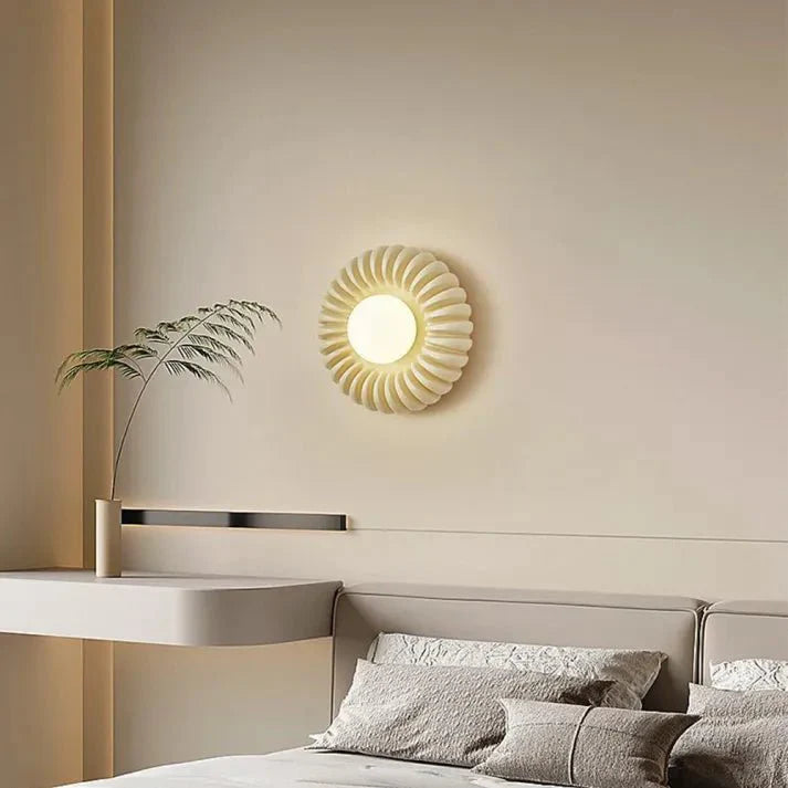 Nowoczesna Kreatywna Lampa Ścienna do Sypialni z Żywicy