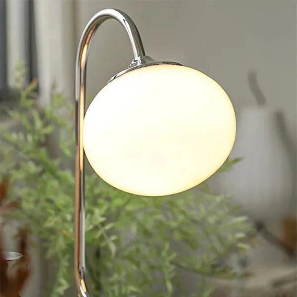 Lampa stołowa Marshmallow z metalu i szkła