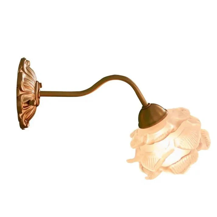 Vintage miedziana lampa ścienna w kształcie płatka kwiatu