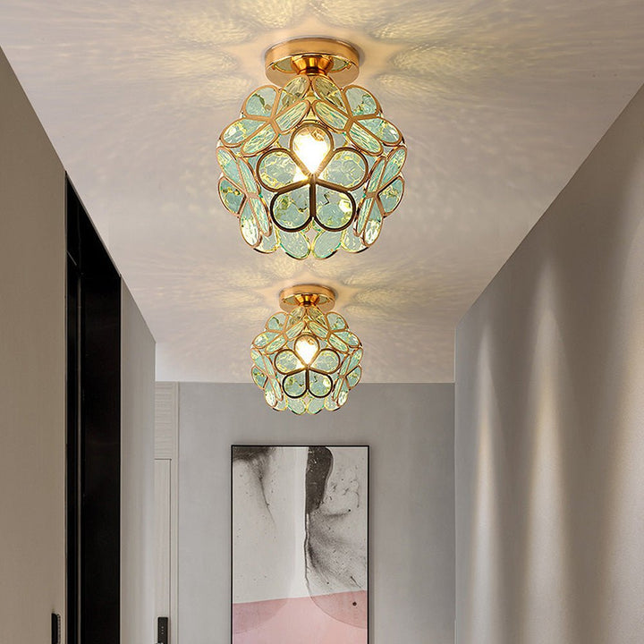 Lampa sufitowa w stylu kwiatowym