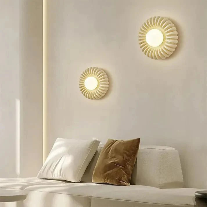 Nowoczesna Kreatywna Lampa Ścienna do Sypialni z Żywicy