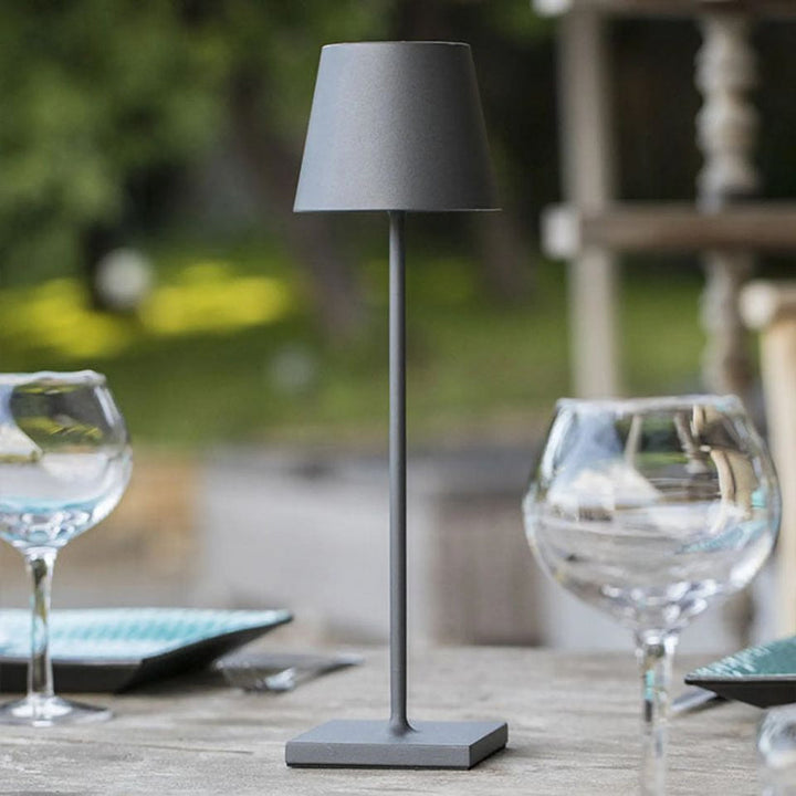 Wysoka Lampa Stołowa z Funkcją Ściemniania