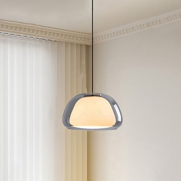 Nowoczesna lampa wisząca ze szkła mlecznego