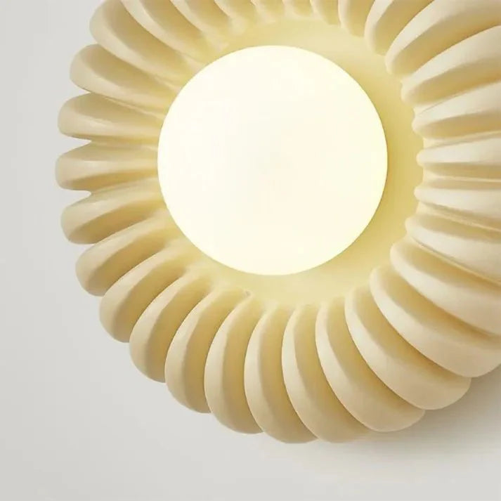 Nowoczesna Kreatywna Lampa Ścienna do Sypialni z Żywicy