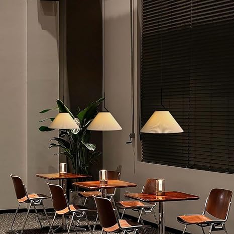 Nordycka plisowana lampa wisząca w kolorze kremowym