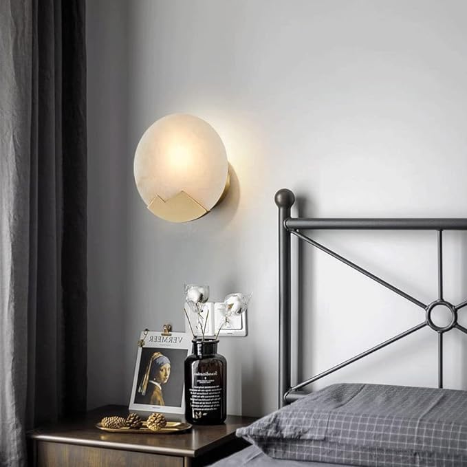 Skandynawska minimalistyczna marmurowa lampa ścienna