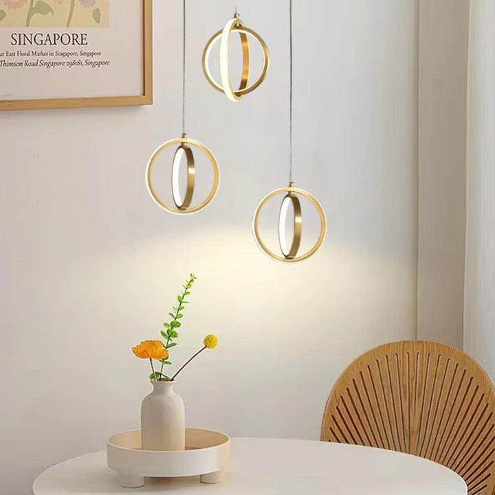 Złota geometryczna lampa wisząca 2-ring LED w mosiądzu