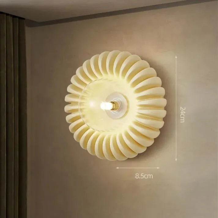 Nowoczesna Kreatywna Lampa Ścienna do Sypialni z Żywicy