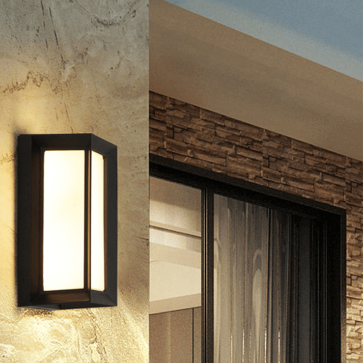Lampa ścienna czarno-biała