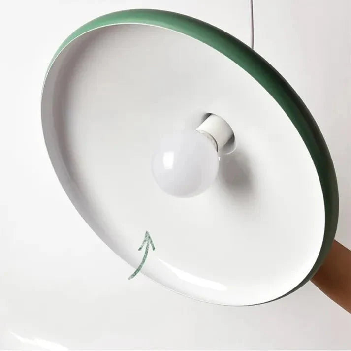 Metalowa lampa wisząca w kształcie stożka Francuskiego Makaronu