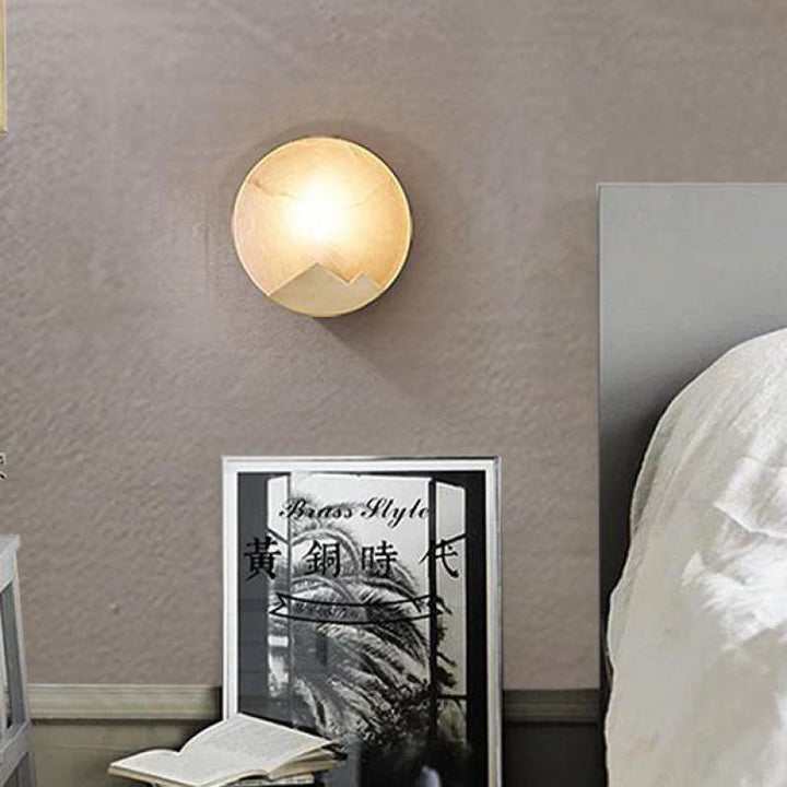 Skandynawska minimalistyczna marmurowa lampa ścienna