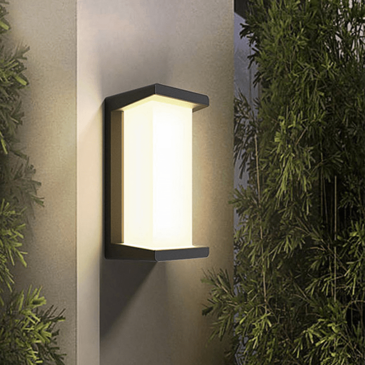 Lampa ścienna czarno-biała