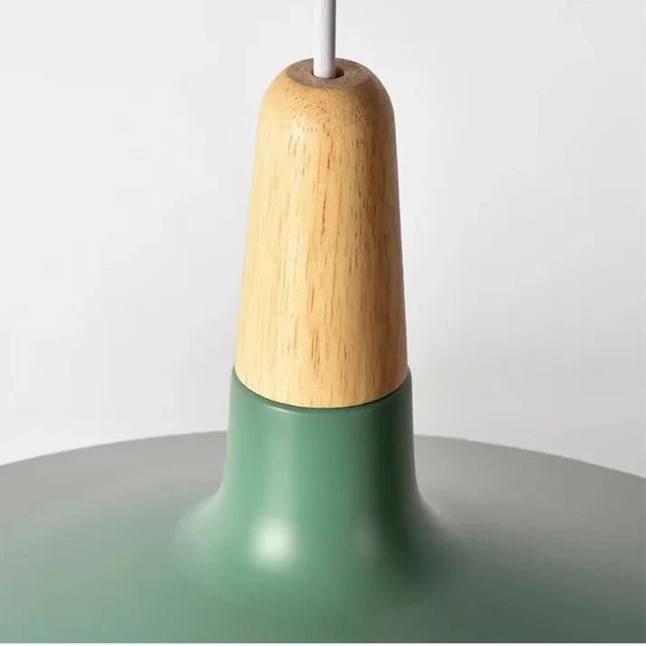 Metalowa lampa wisząca w kształcie stożka Francuskiego Makaronu