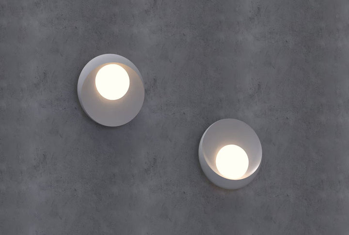 Lampa ścienna w trybie prywatnym do wnętrz i na zewnątrz