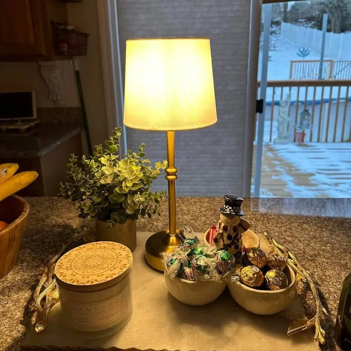 Lampka stołowa LED Retro z materiału, bezprzewodowa
