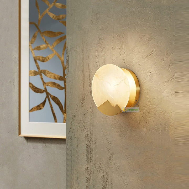 Skandynawska minimalistyczna marmurowa lampa ścienna