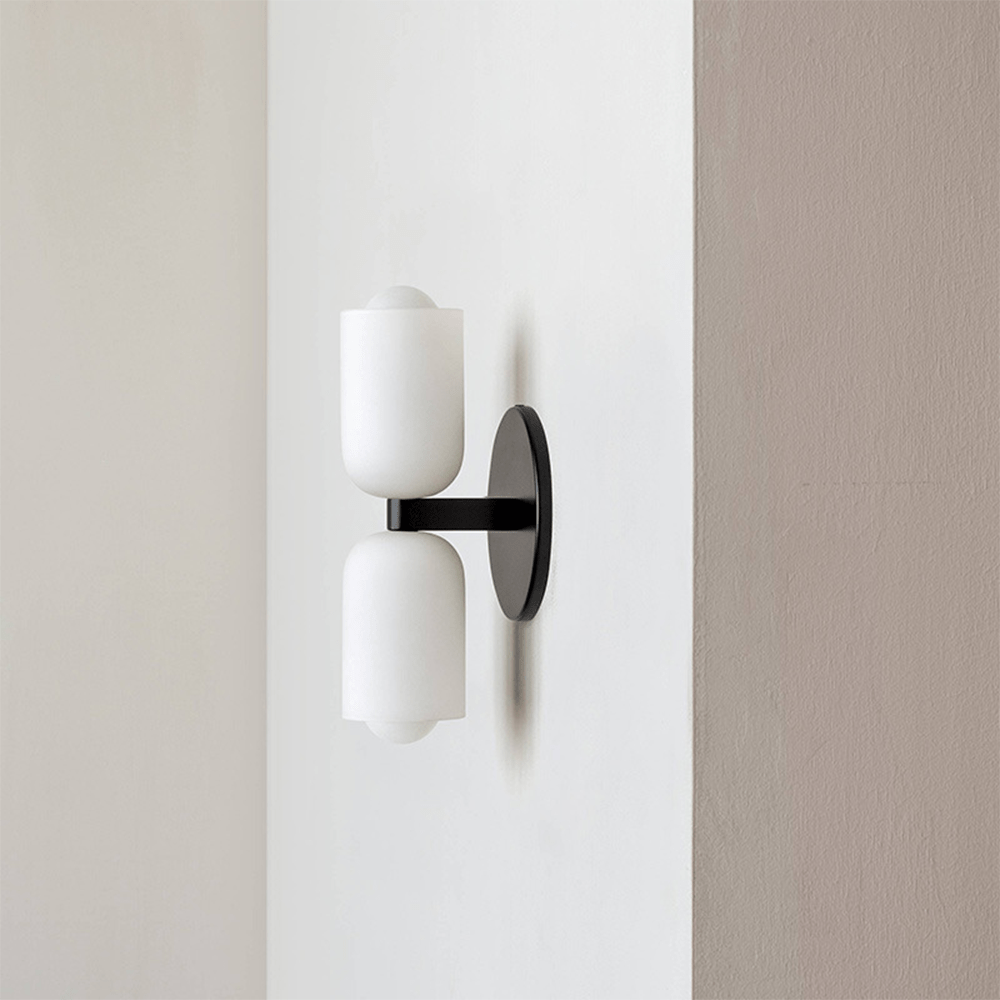 Elegancka lampa ścienna akrylowa up-down