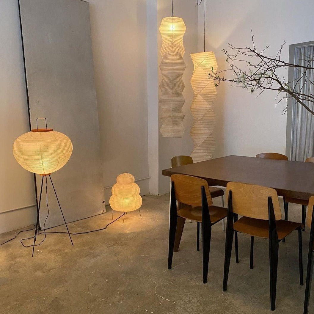 Lampa podłogowa z papieru ryżowego