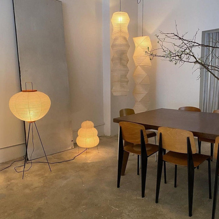Lampa podłogowa z papieru ryżowego