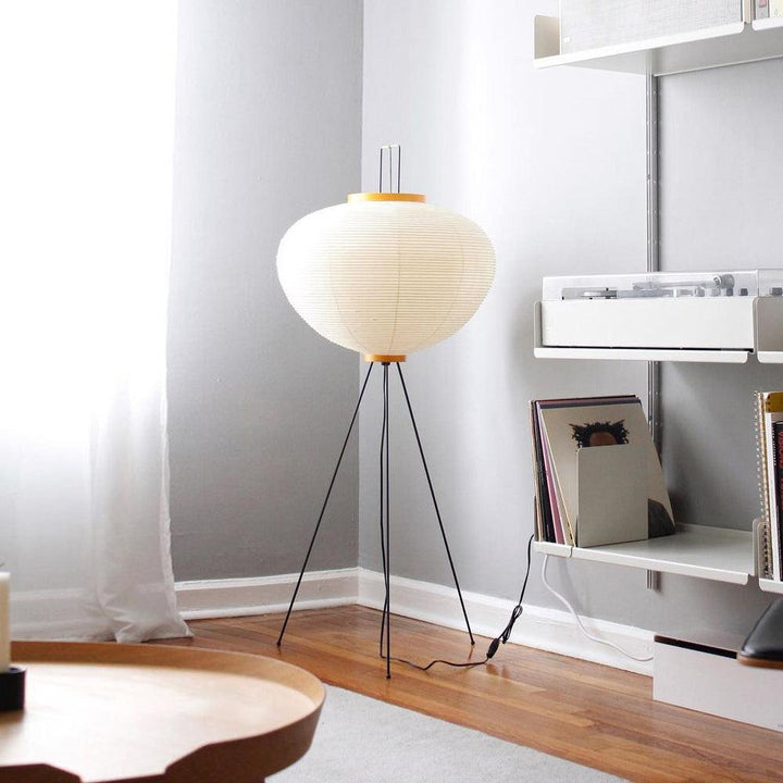 Lampa podłogowa z papieru ryżowego