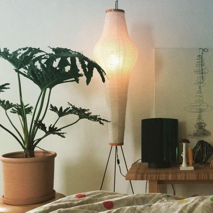 Lampa podłogowa z papieru ryżowego