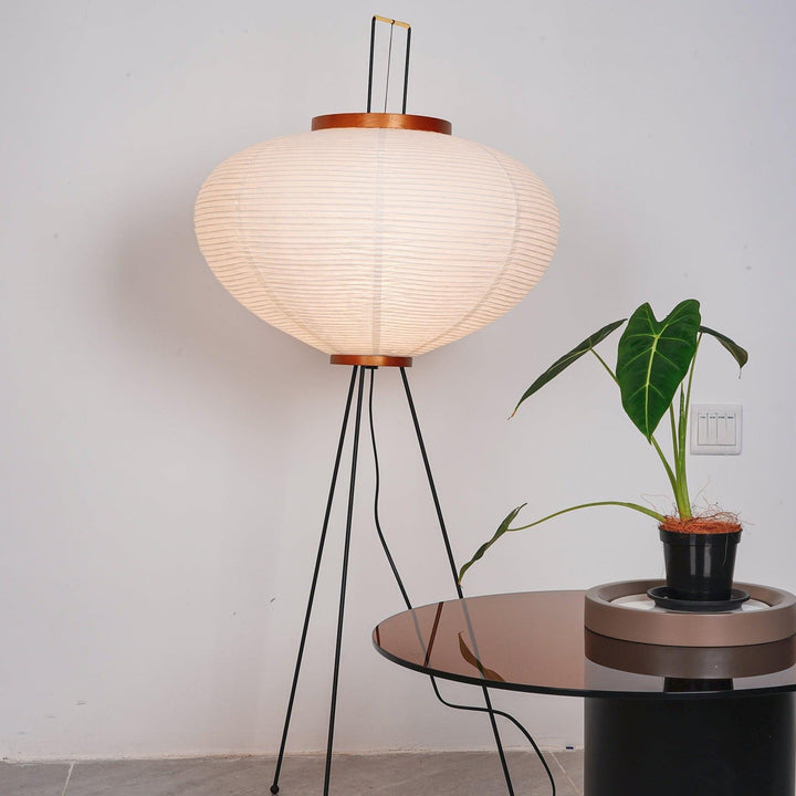 Lampa podłogowa z papieru ryżowego