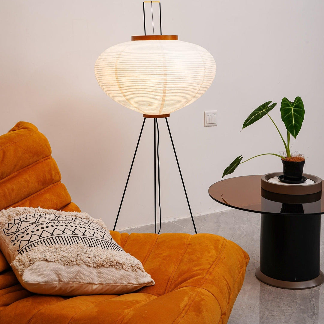 Lampa podłogowa z papieru ryżowego