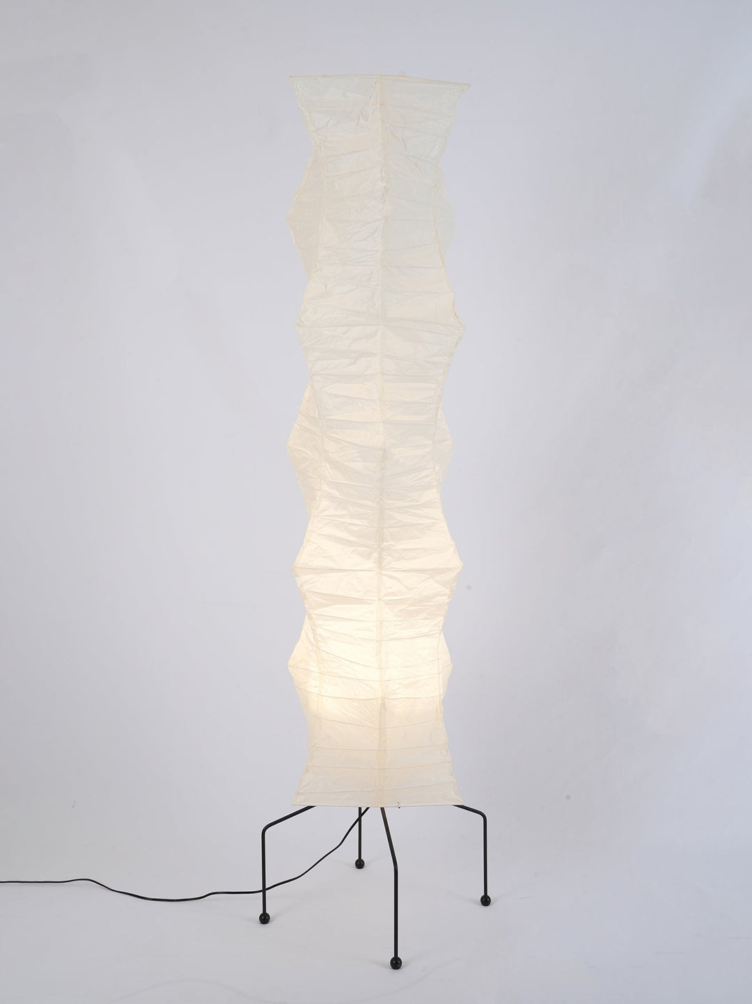 Lampa podłogowa z papieru ryżowego