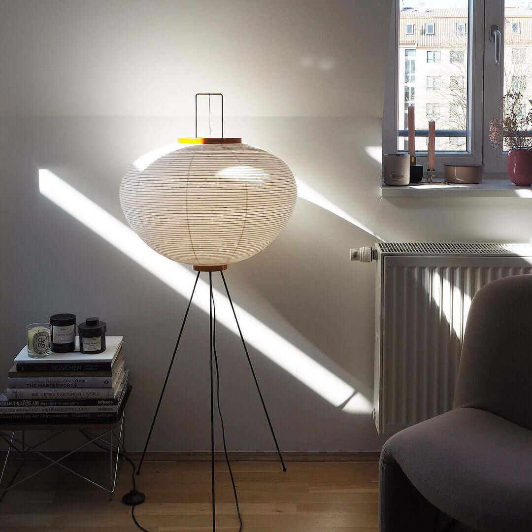 Lampa podłogowa z papieru ryżowego