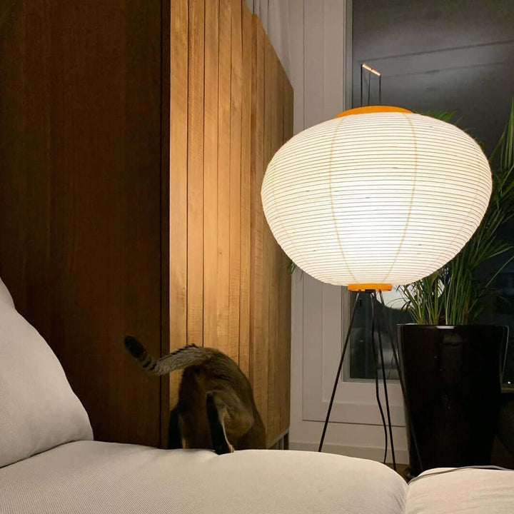 Lampa podłogowa z papieru ryżowego