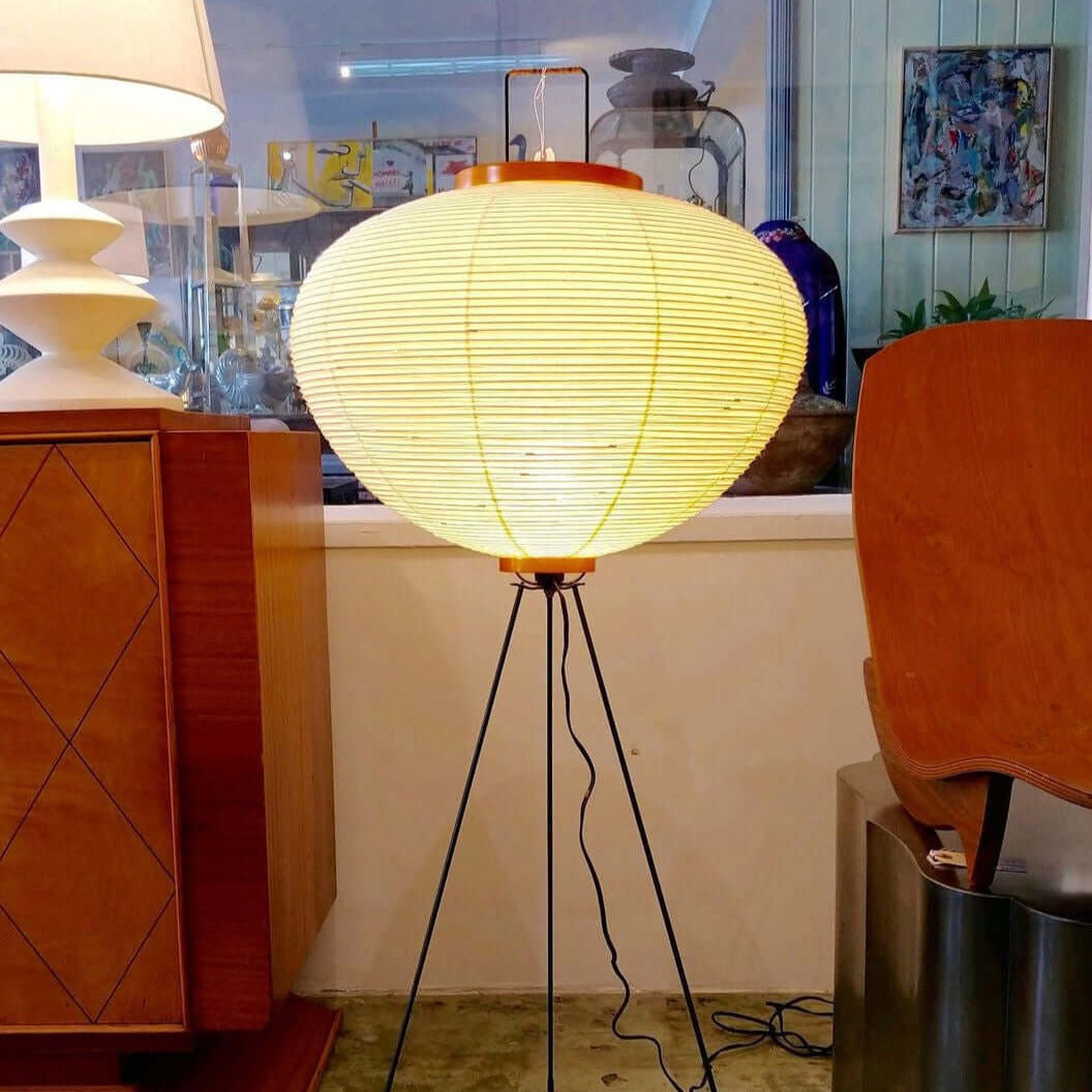 Lampa podłogowa z papieru ryżowego