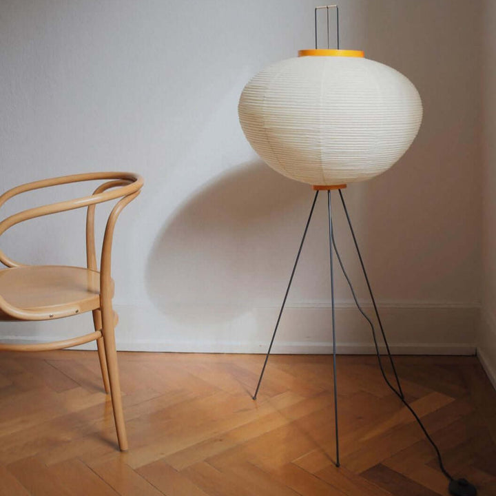 Lampa podłogowa z papieru ryżowego