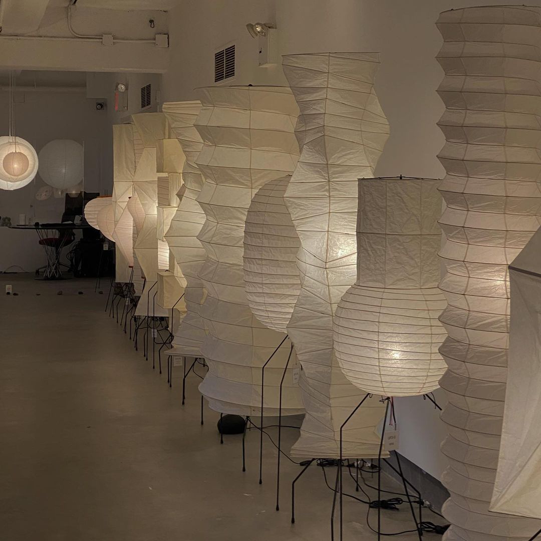 Lampa podłogowa z papieru ryżowego