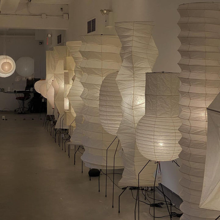 Lampa podłogowa z papieru ryżowego