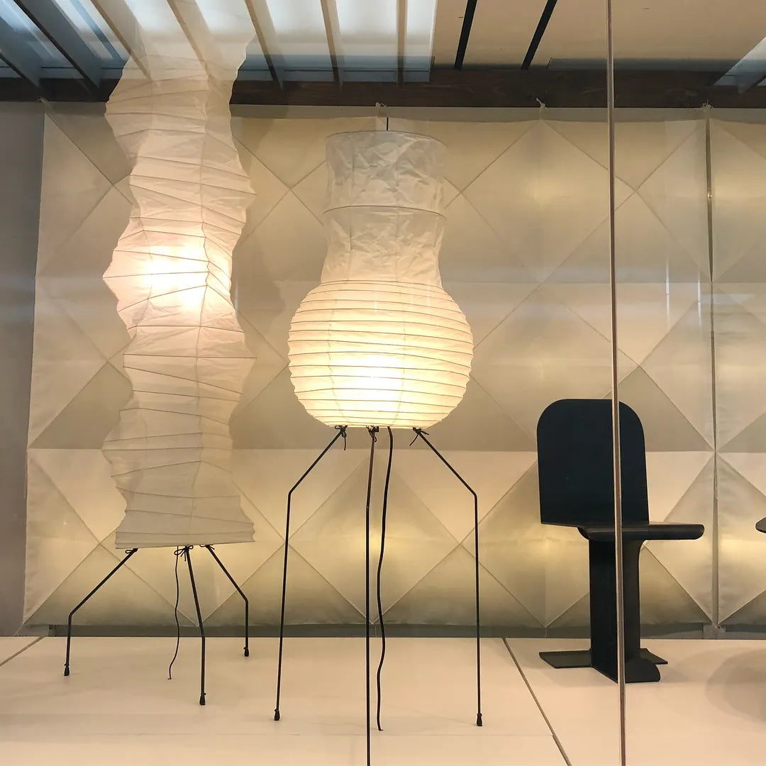Lampa podłogowa z papieru ryżowego