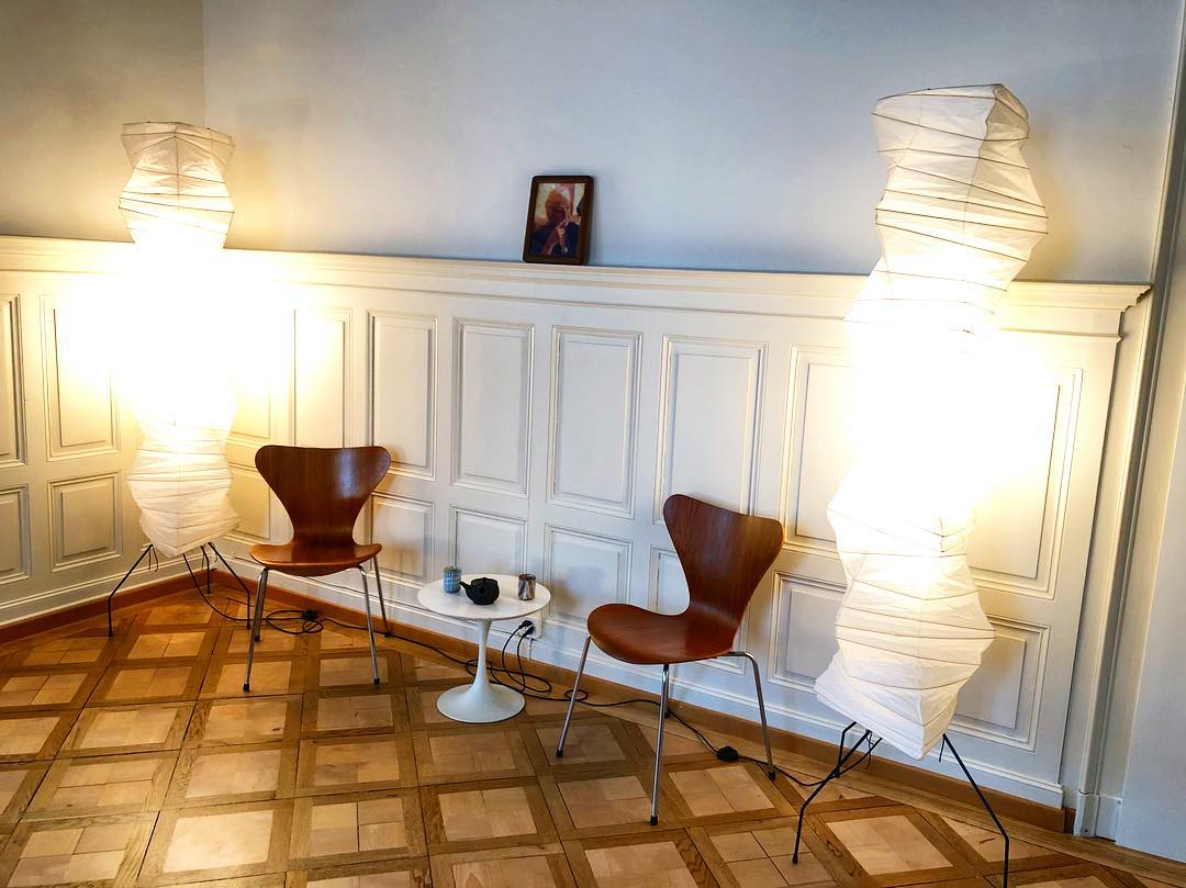Lampa podłogowa z papieru ryżowego