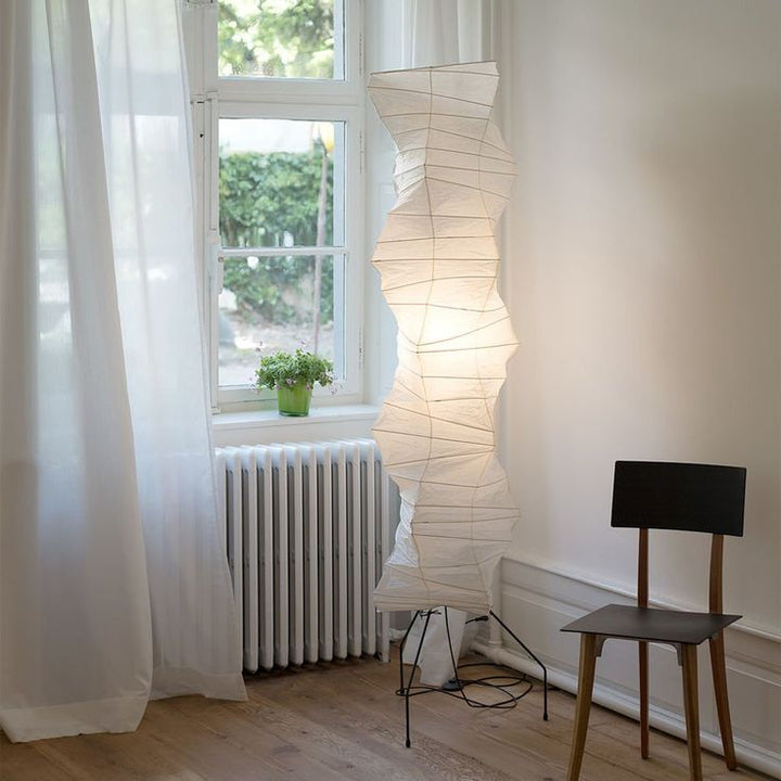 Lampa podłogowa z papieru ryżowego