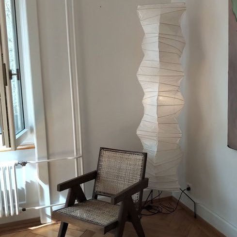 Lampa podłogowa z papieru ryżowego