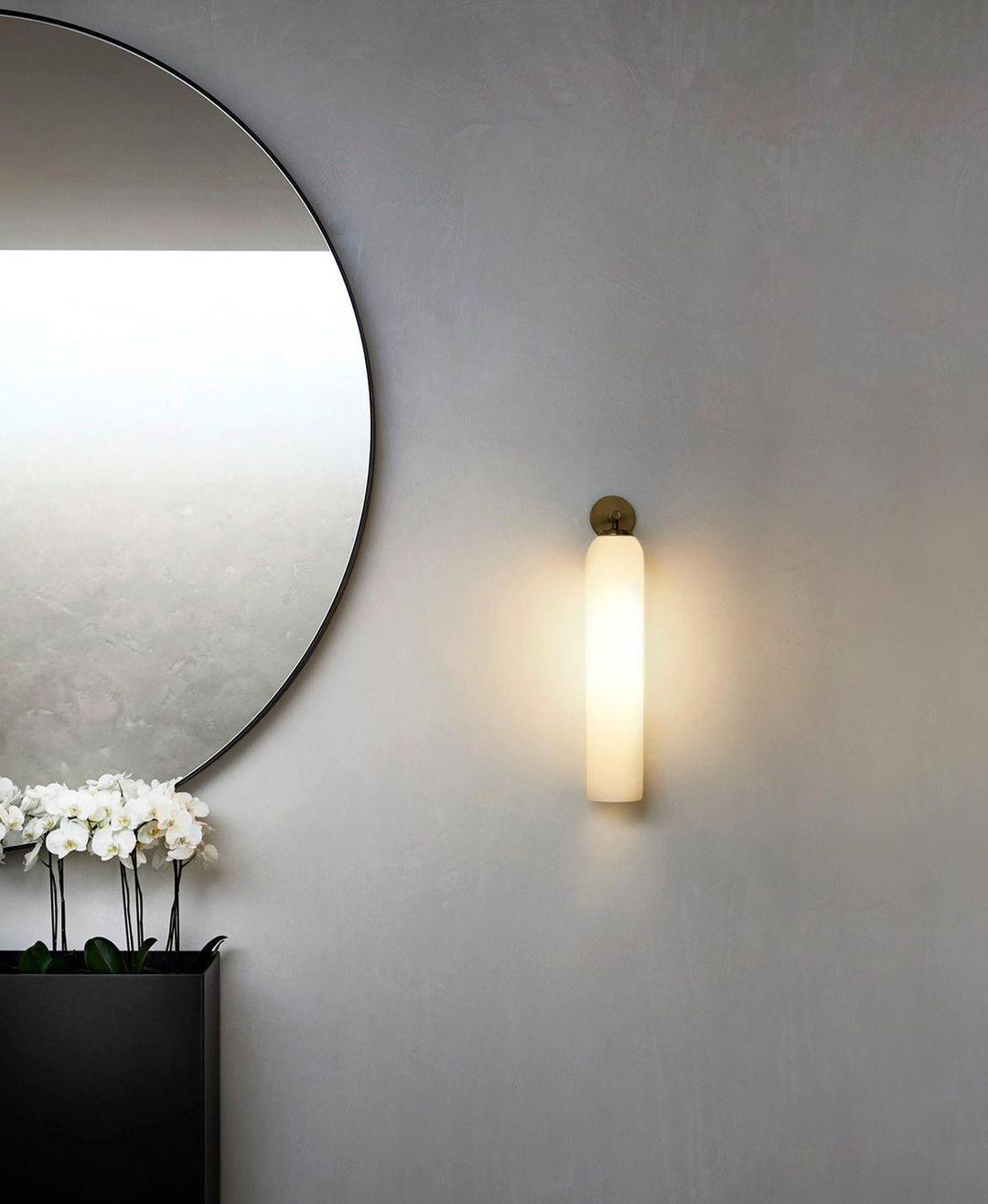 Szklana lampa ścienna