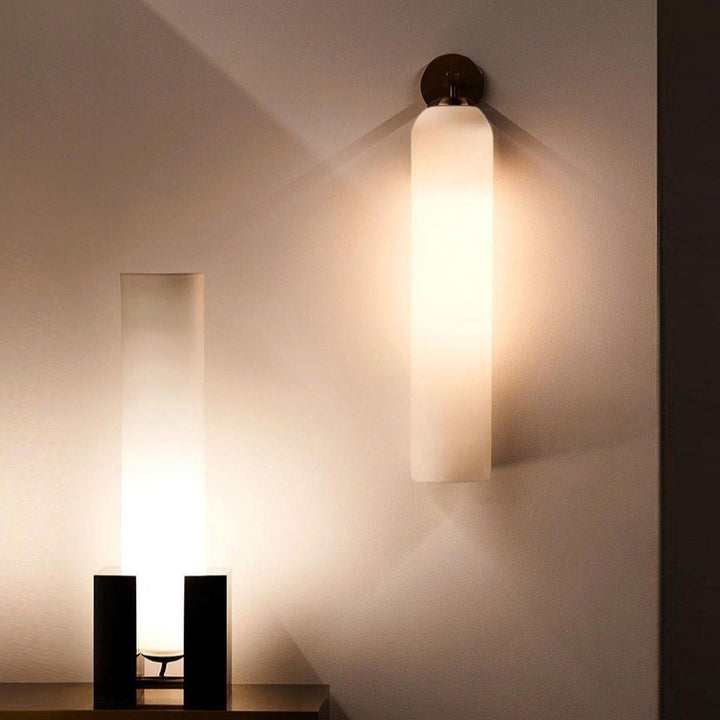 Szklana lampa ścienna